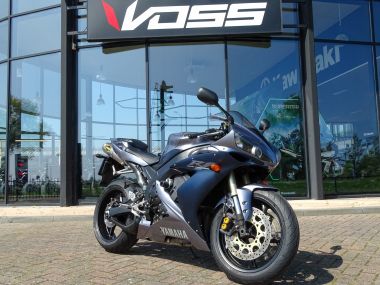 Yamaha YZF R1